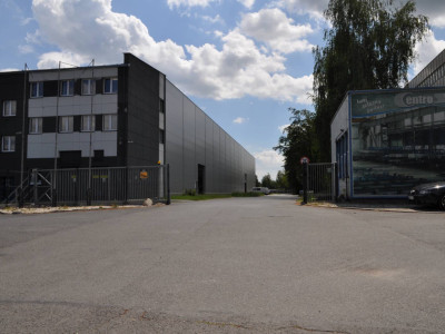 Obiekt produkcyjno - magazynowy z suwnicami