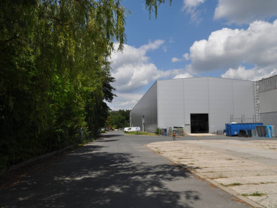 Obiekt produkcyjno - magazynowy z suwnicami