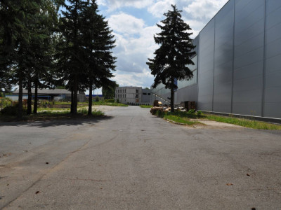 Obiekt produkcyjno - magazynowy z suwnicami