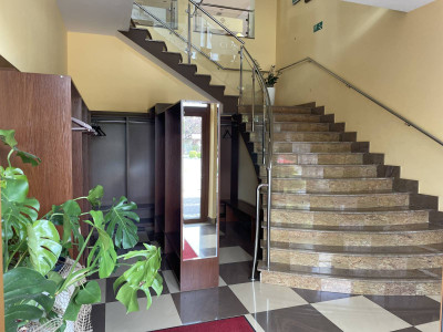 Budynek usługowo handlowy