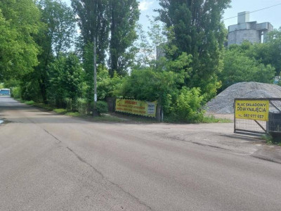 Teren przemysłowy wraz z zabudowaniami