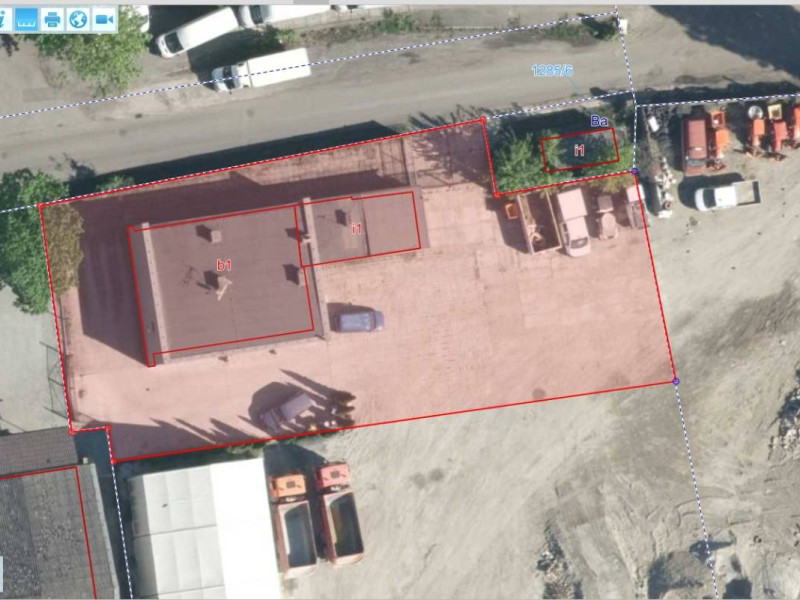 Teren przemysłowy wraz z zabudowaniami