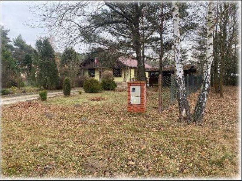 Syndyk sprzeda udział w domu z dużą działką