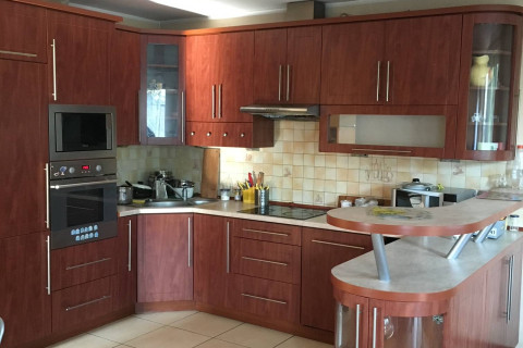 DOM POD DZIAŁALNOŚĆ, MAGAZYN LUB MIESZKANIA PRACOWNICZE