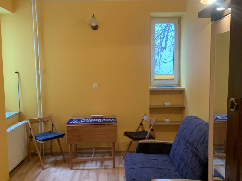 Hit: Cena pokoju standard kawalerki, osobne wejście, METRO