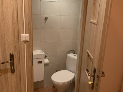 Hit: Cena pokoju standard kawalerki, osobne wejście, METRO