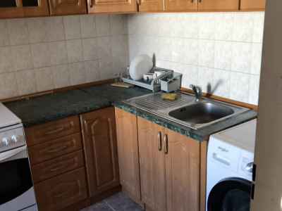 wynajmę najchętniej studentom 2 pokoje z kuchnią przy stacji metra Słodowiec.