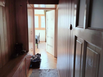 wynajmę najchętniej studentom 2 pokoje z kuchnią przy stacji metra Słodowiec.