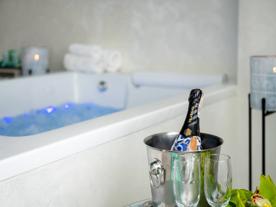 Sprzedam Obiekt z Apartamentami z wyposażeniem