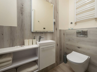 Sprzedam Obiekt z Apartamentami z wyposażeniem