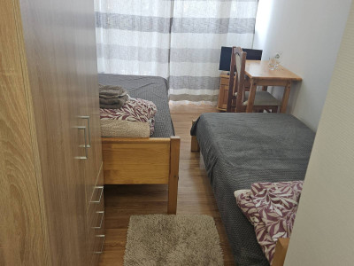 BUDYNEK HANDLOWO-USŁUGOWY  1600M2   2500ZŁ za 1m2