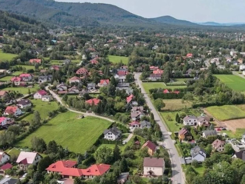 Działka w Jaworzu na zabudowę rezydencjonalną lub inwestycyjną dla dewelopera.