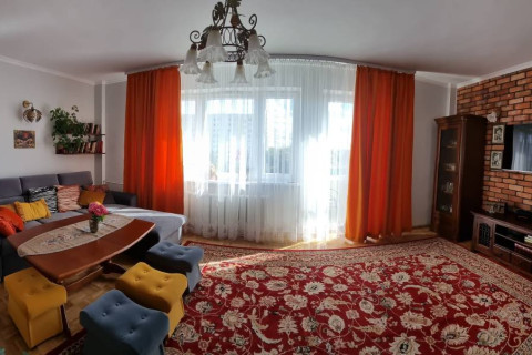 Sprzedam mieszkanie 4 pokojowe ,taras,parkong,balkon,piwnica