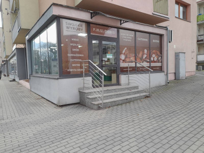 Syndyk sprzeda lokal użytkowy z piwnicą