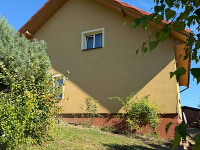 Dom z widokiem na Jezioro Solińskie – Wołkowyja, gmina Solina