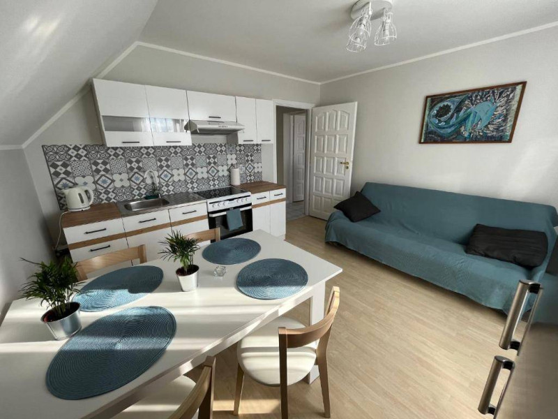 Mieszkanie 80 m², osobne wejście, tarasy, ogródek i parking – 800 m od morza