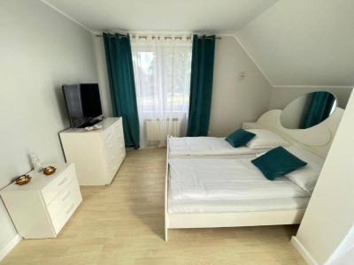 Mieszkanie 80 m², osobne wejście, tarasy, ogródek i parking – 800 m od morza