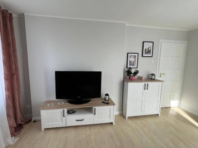 Mieszkanie 80 m², osobne wejście, tarasy, ogródek i parking – 800 m od morza
