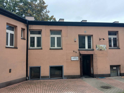 Sprzedam kamienicę i budynek biurowy