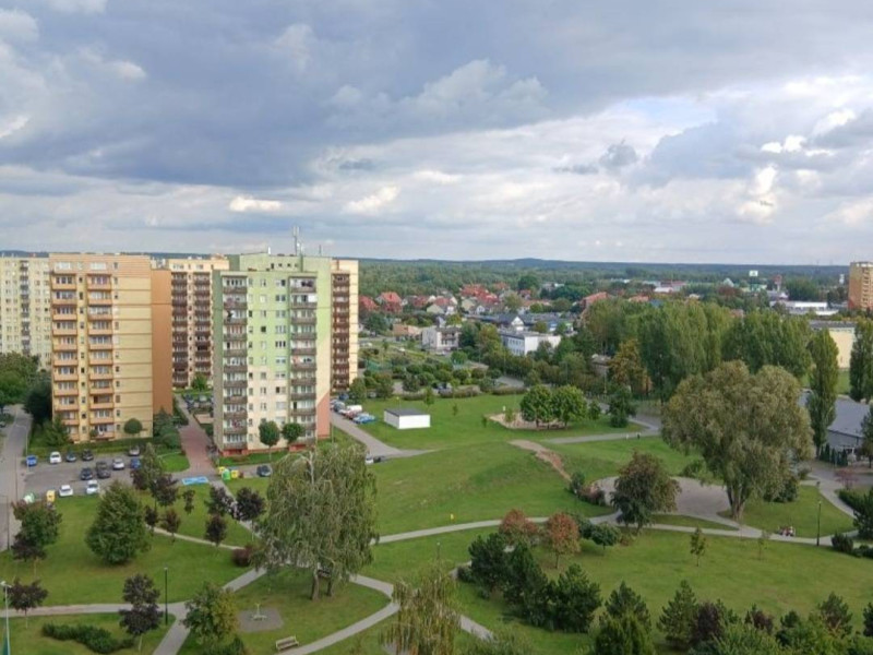 Kawalerka z balonem piękny widok na miasto