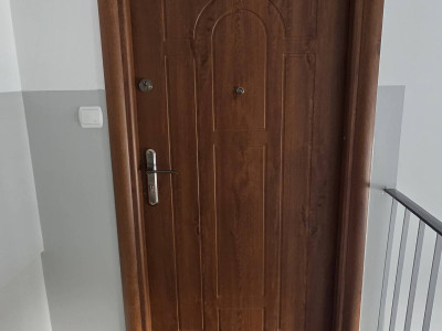 NA SPRZEDAŻ PRZESTRONNE, W PEŁNI WYPOSAŻONE MIESZKANIE – DOMANIKÓW, GMINA CHODÓW