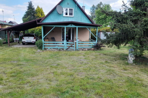 Całoroczny domek nad jeziorem.
